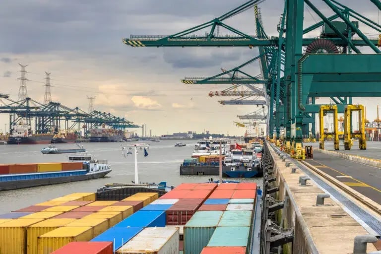 MP Antenna Improves Port Communications