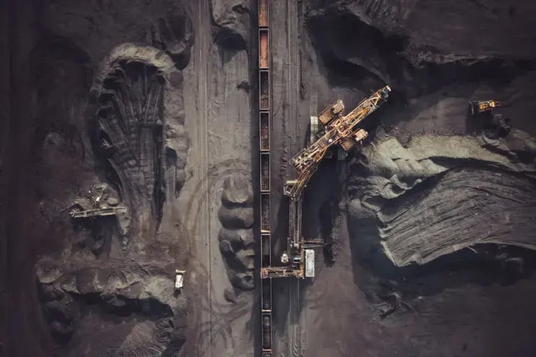 Multi-Polarized Antennas Improve Mining Networks
